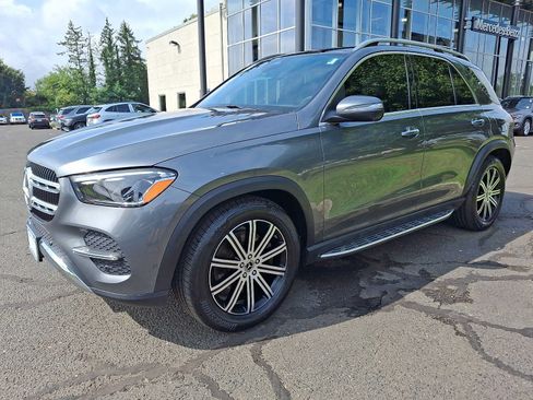 Used 2025 Mercedes-Benz GLE 450e 4MATIC image 3
