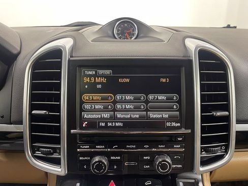 Used 2016 Porsche Cayenne AWD/4WD image 15