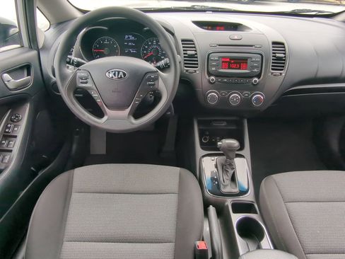 Used 2017 Kia Forte LX image 14