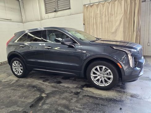Used 2021 Cadillac XT4 Luxury w/ Cold Weather Package image 5