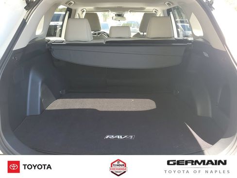 Used 2019 Toyota RAV4 XLE w/ Convenience Package FWD image 23