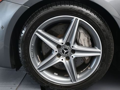 Used 2019 Mercedes-Benz E 300 image 32