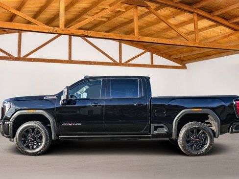 Used 2024 GMC Sierra 2500 AT4 w/ AT4 Premium Plus Package image 8