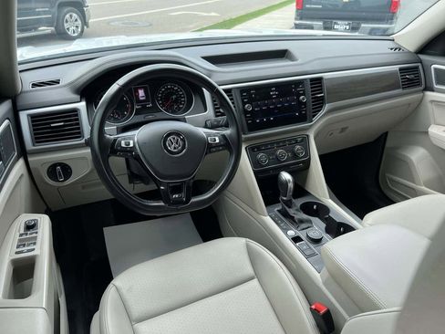 Used 2018 Volkswagen Atlas SE w/ R-Line Package image 13