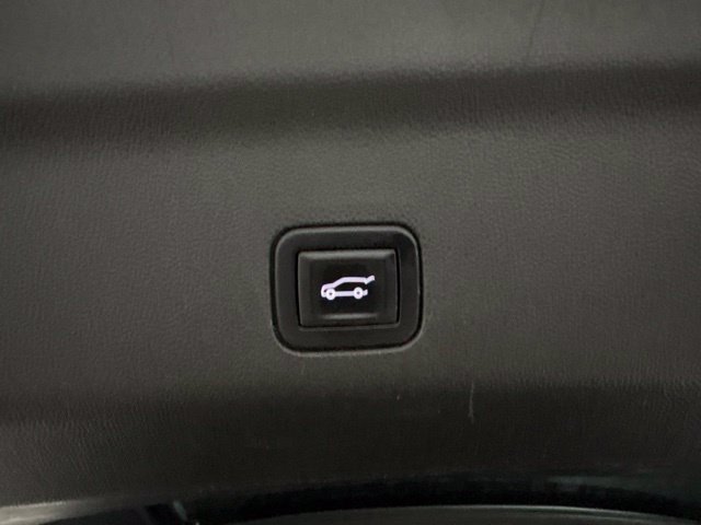 Used 2023 GMC Yukon SLT AWD/4WD image 10
