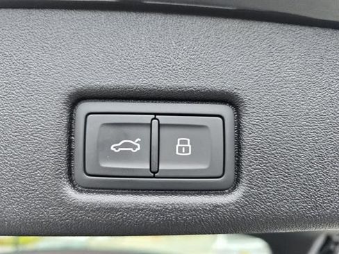 Used 2025 Audi Q5 Premium Plus image 15