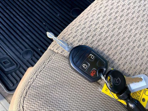 Used 2013 Ford F150 XLT w/ Luxury Equipment Group image 14