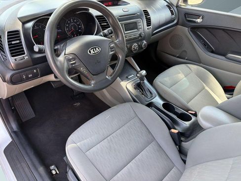 Used 2014 Kia Forte LX FWD image 4