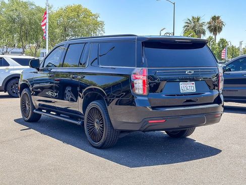 Used 2024 Chevrolet Suburban Z71 w/ Luxury Package AWD/4WD image 2