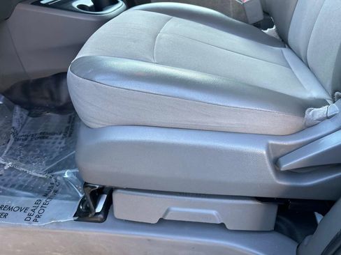 Used 2021 Nissan NV 2500 S image 22