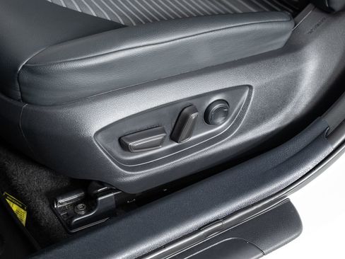 Used 2021 Toyota Camry SE image 16