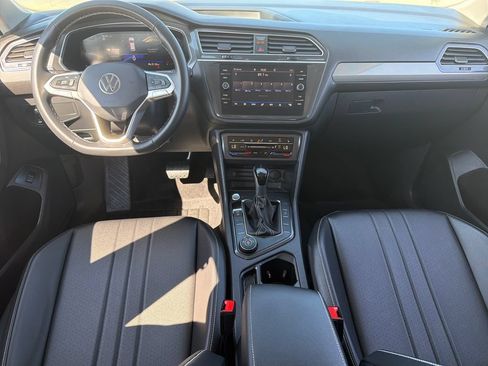 Used 2024 Volkswagen Tiguan SE AWD/4WD image 19