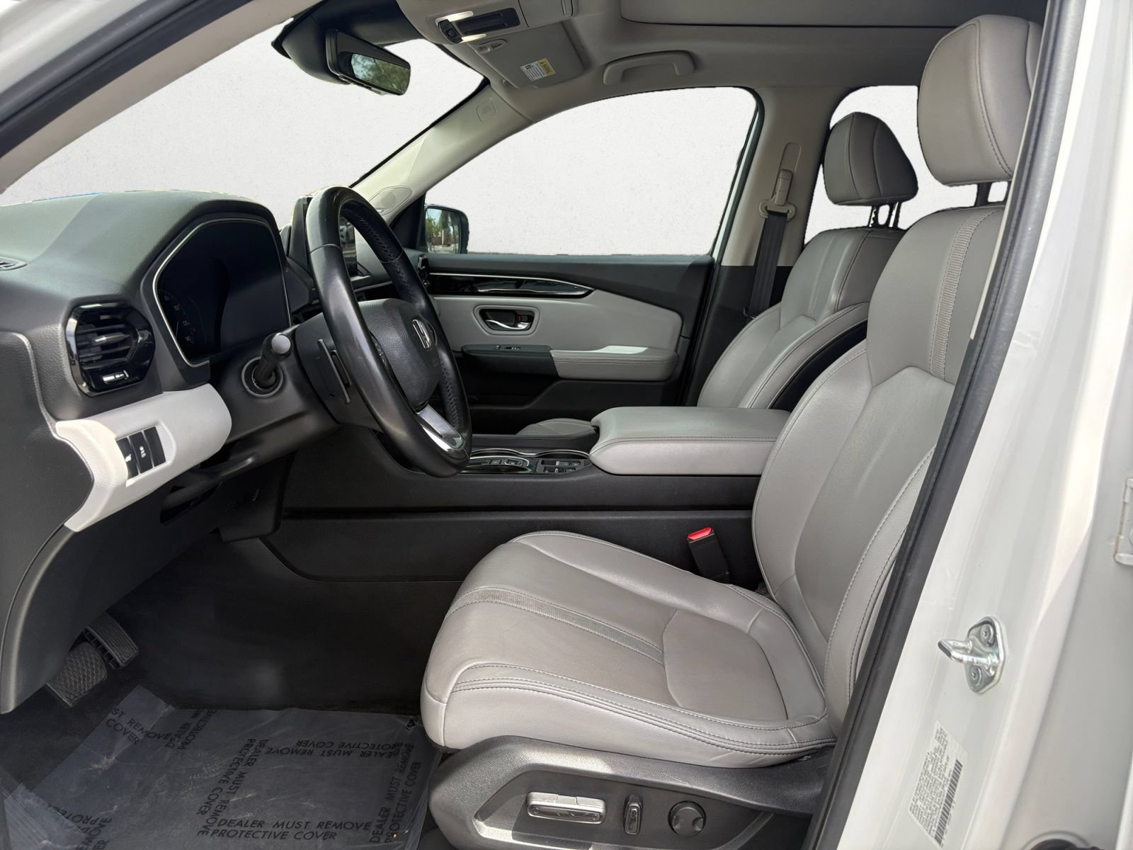 Used 2023 Honda Pilot Touring image 9