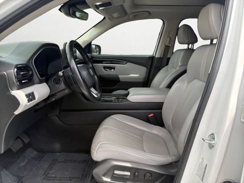 Used 2023 Honda Pilot Touring image 9