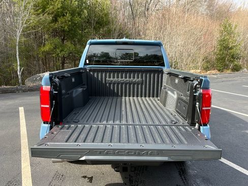 New 2026 Toyota Tacoma TRD Off-Road w/ TRD Off Road Upgrade Package AWD/4WD image 10