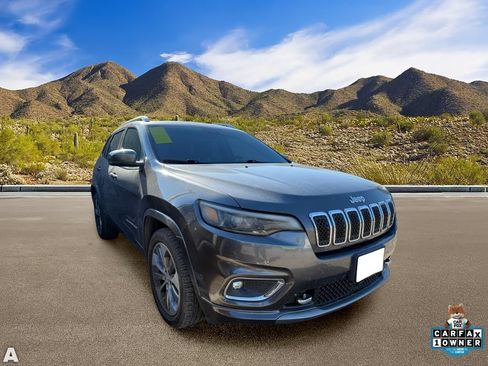 Used 2019 Jeep Cherokee Overland w/ Technology Group FWD image 5
