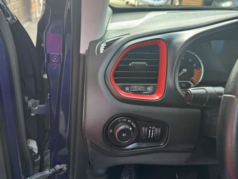 Used 2016 Jeep Renegade Trailhawk AWD/4WD image 8
