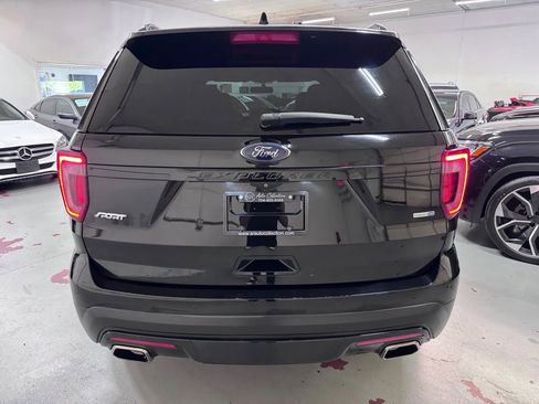 Used 2017 Ford Explorer Sport image 4