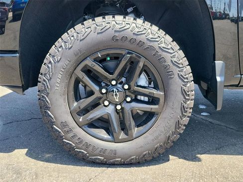 Certified 2024 Chevrolet Silverado 1500 LT Trail Boss w/ LPO, Dark Essentials Package AWD/4WD image 24