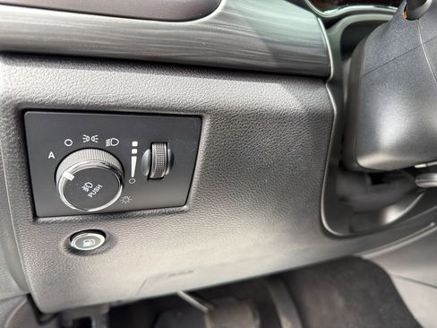 Used 2021 Jeep Grand Cherokee Freedom Edition AWD/4WD image 23