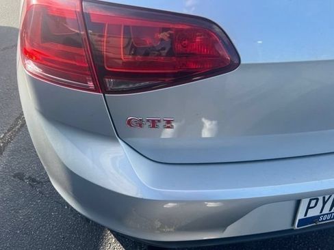 Used 2016 Volkswagen GTI SE FWD image 6