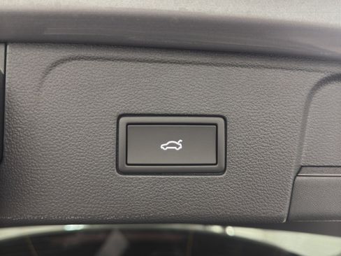 New 2025 Volkswagen Atlas SEL Premium R-Line image 32