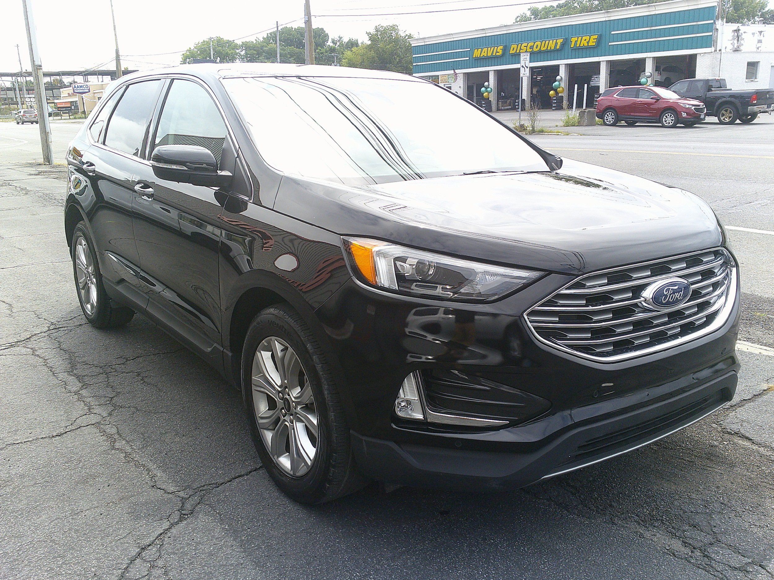 Used 2024 Ford Edge Titanium AWD/4WD image 5