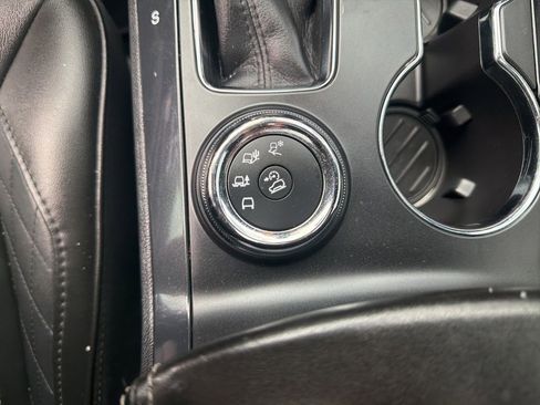 Used 2018 Ford Explorer Platinum AWD/4WD image 18
