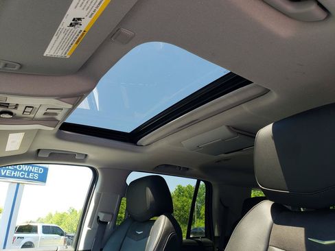 Used 2016 Cadillac Escalade Luxury AWD/4WD image 15