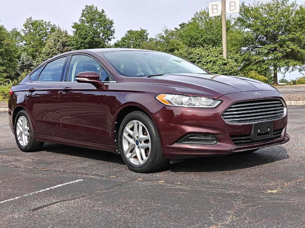 Used 2013 Ford Fusion SE FWD image 2