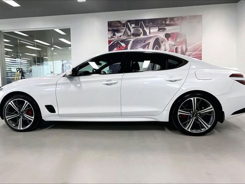 Used 2024 Genesis G70 2.5T w/ Sport Prestige Package image 3