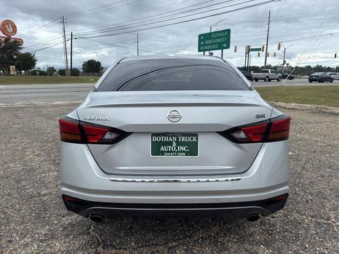 Used 2019 Nissan Altima 2.5 SR FWD image 4