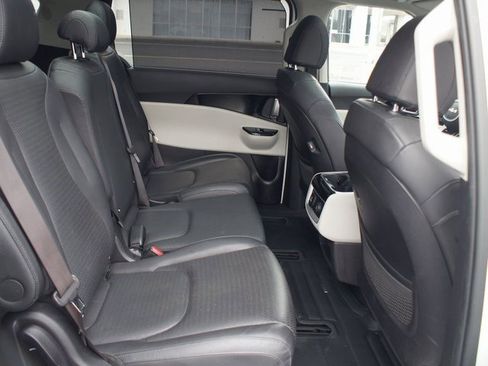 Used 2024 Kia Carnival SX Prestige image 23