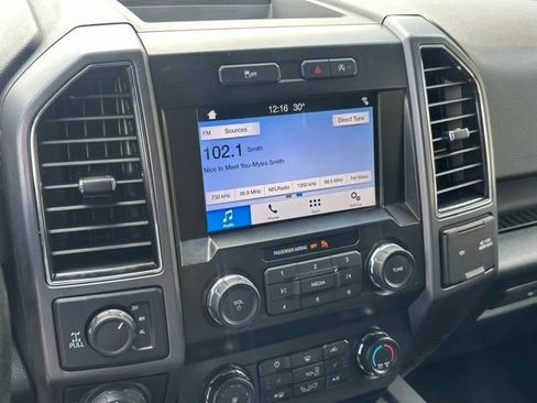 Used 2019 Ford F150 XLT w/ Equipment Group 302A Luxury AWD/4WD image 11