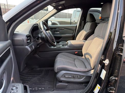 Used 2023 Honda Pilot Sport image 10