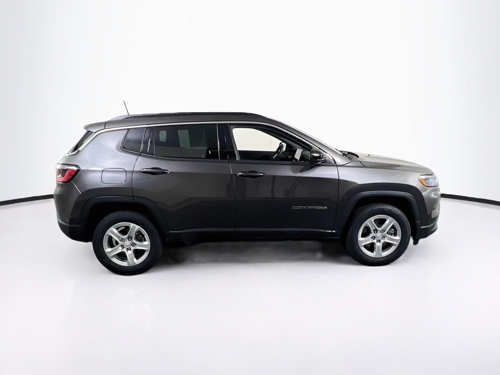 Used 2023 Jeep Compass Latitude AWD/4WD image 4