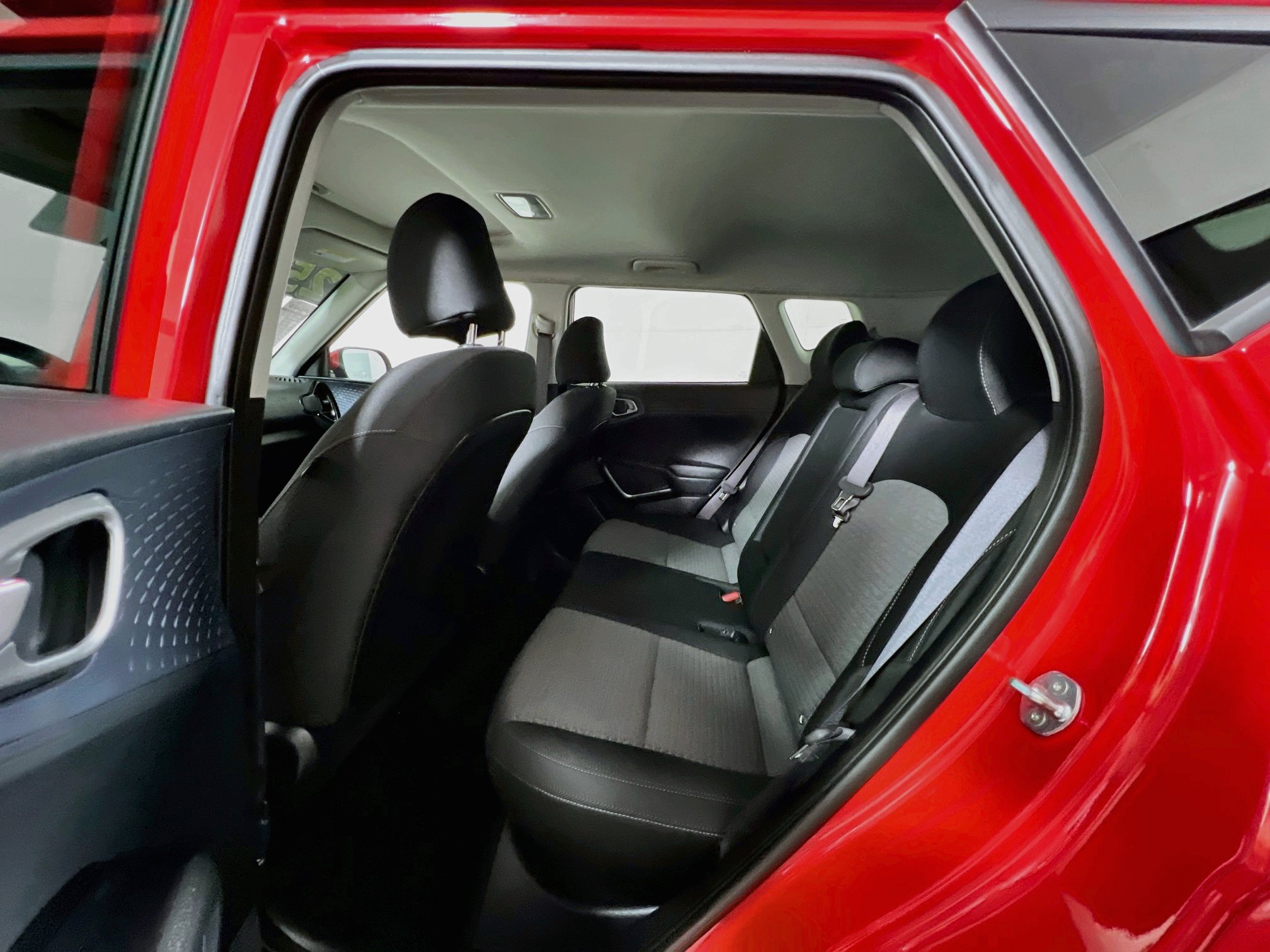 Used 2025 Kia Soul EX FWD image 29