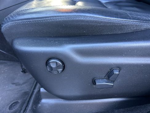 Used 2018 Jeep Grand Cherokee Limited image 22