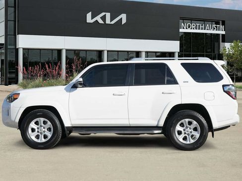 Used 2016 Toyota 4Runner SR5 Premium RWD image 3