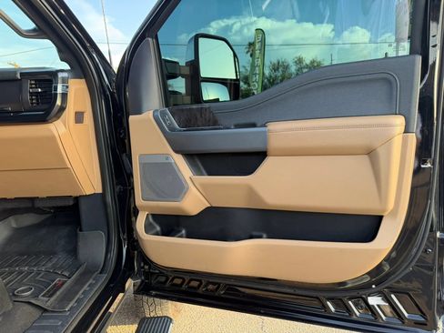 Used 2023 Ford F350 Lariat w/ Lariat Ultimate Package AWD/4WD image 38
