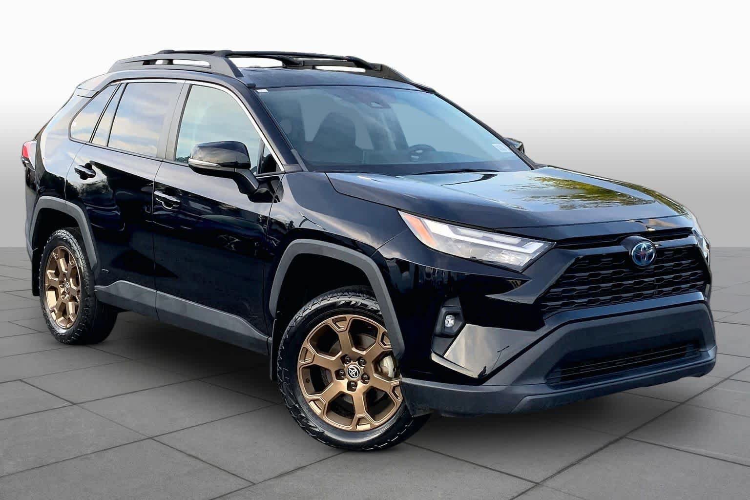 Used 2023 Toyota RAV4 AWD Hybrid image 3