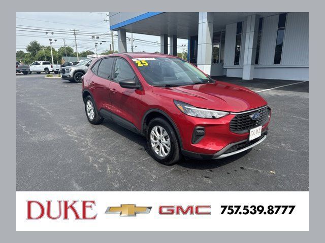 Used 2025 Ford Escape Active w/ Tech Pack #1 AWD/4WD image 1