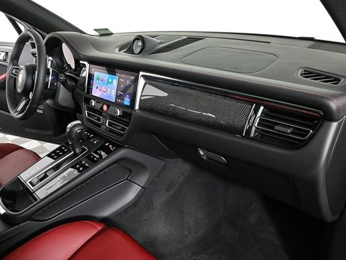 New 2026 Porsche Macan GTS image 28