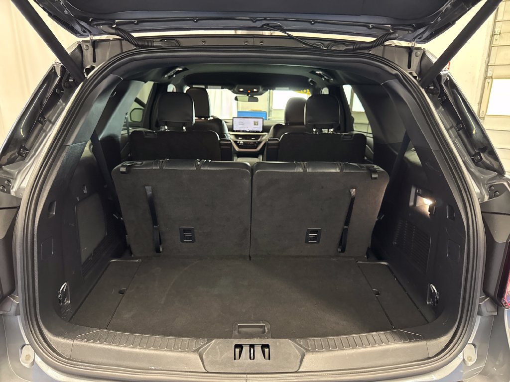 Used 2025 Ford Explorer ST-Line AWD/4WD image 24
