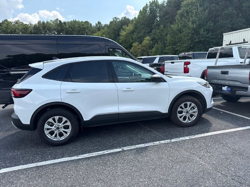 Used 2025 Ford Escape Active w/ Cold Weather Package AWD/4WD image 14