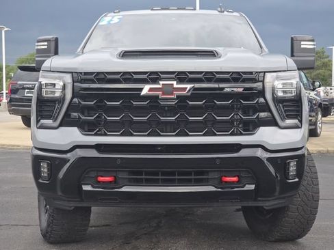 Used 2025 Chevrolet Silverado 2500 ZR2 w/ Technology Package AWD/4WD image 14