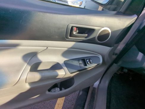 Used 2015 Toyota Tacoma 4x4 Access Cab V6 w/ SR5 Package image 9