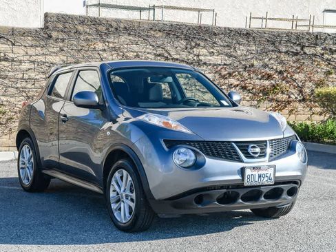 Used 2013 Nissan Juke S FWD image 3