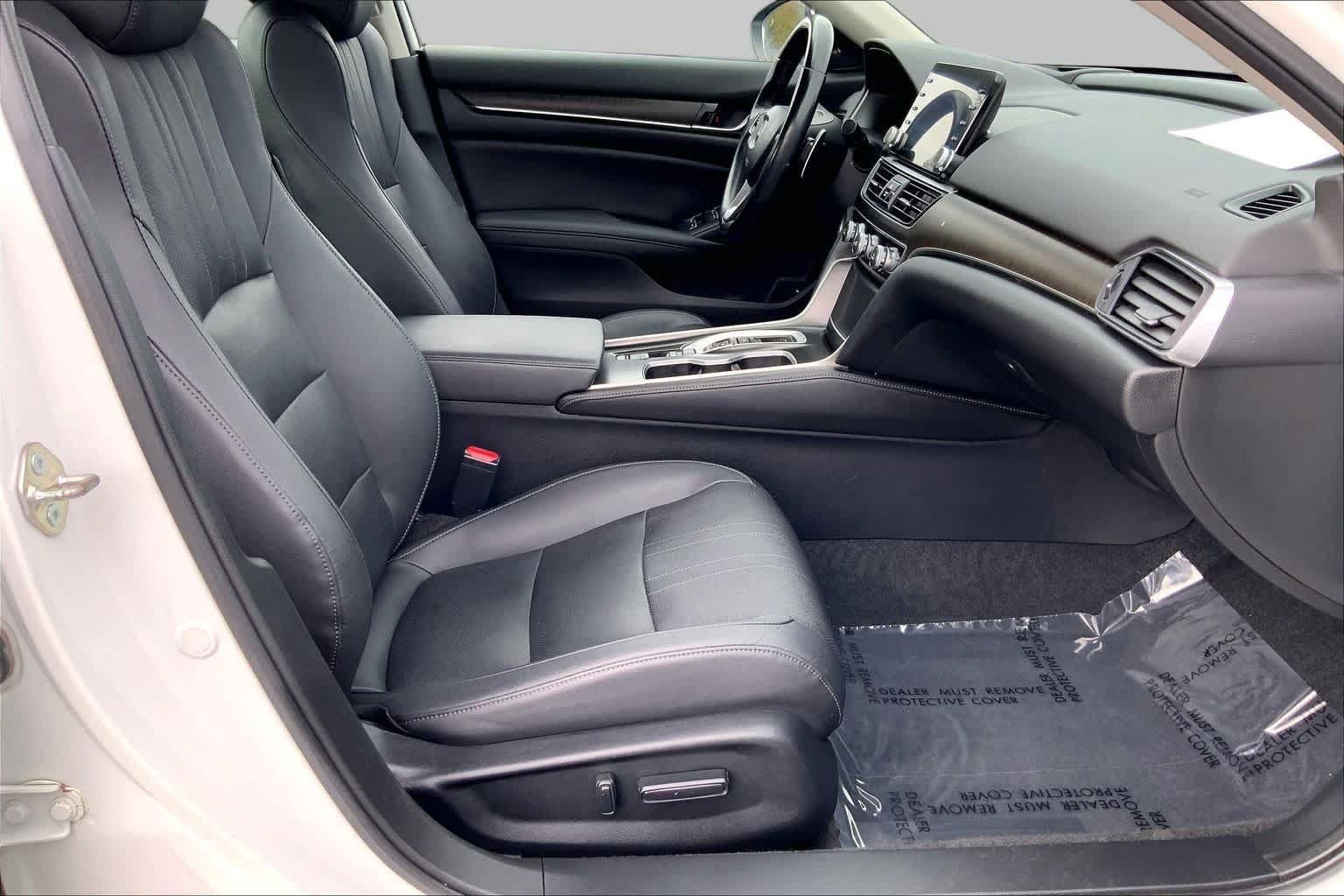 Used 2020 Honda Accord Touring image 8