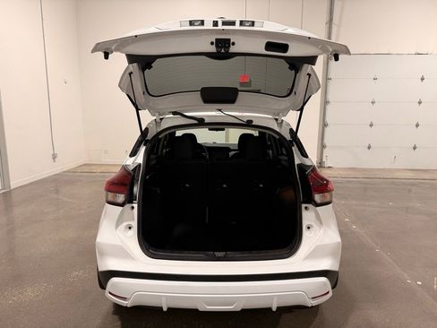 Used 2023 Nissan Kicks S image 9